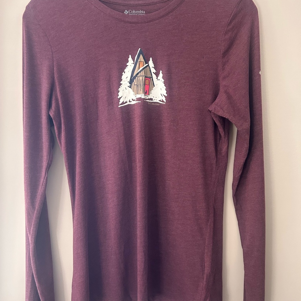 Columbia Women's Long Sleeve Graphic Tee - Maroon Cabin Design